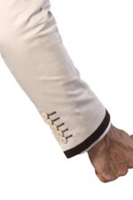 2-Button-Bag-Pocket-Cream-Jacket-Wessi-4