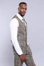 Checked-Brown-Vest-Wessi-1