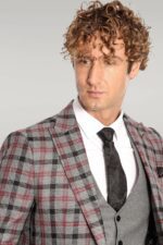 Checked-Slim-Fit-Grey-Men-Suit-Wessi-1