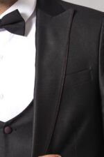 Collar-and-Pockets-Modeled-Black-3-Piece-Tuxedo-Wessi-2