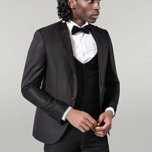 Collar and Pockets Modeled Black 3 Piece Tuxedo | Wessi