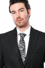 Peak-Lapel-Black-Blazer-Wessi-1