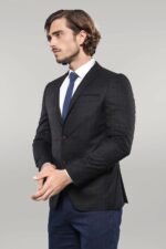 Plaid-Brown-Jacket-with-Handkerchief-Wessi-2