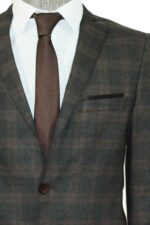 Plaid-Smoked-Jacket-with-Handkerchief-Wessi-1