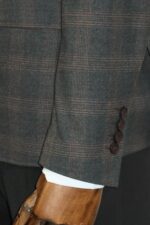 Plaid-Smoked-Jacket-with-Handkerchief-Wessi-3