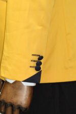 Single-Button-Collar-Garni-Tippet-Yellow-Jacket-Wessi-3