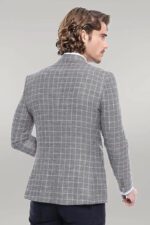 Single-Button-Peak-Collar-Beige-Blazer-Wessi-3