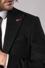 Single-Button-Pointed-Collar-Black-Blazer-Wessi-1