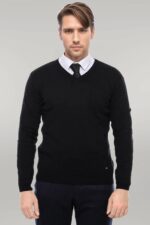V-Neck-Black-Mens-Sweater-Wessi-3