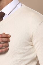 V-Neck-Cream-Sweater-Wessi-2