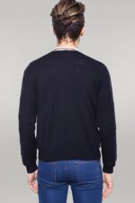 V-Neck-Navy-Blue-Sweater-Wessi-3