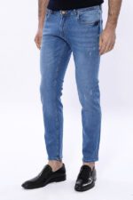 Washed-Blue-Men-Jeans-Wessi-1