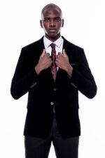 Wide-Peak-Lapel-Velvet-Black-Blazer-Wessi-6